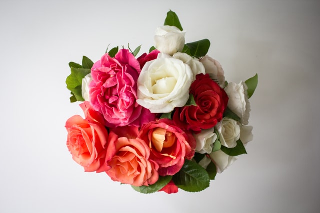 Send rose bouquet online to your loved ones this rose day and make their day special